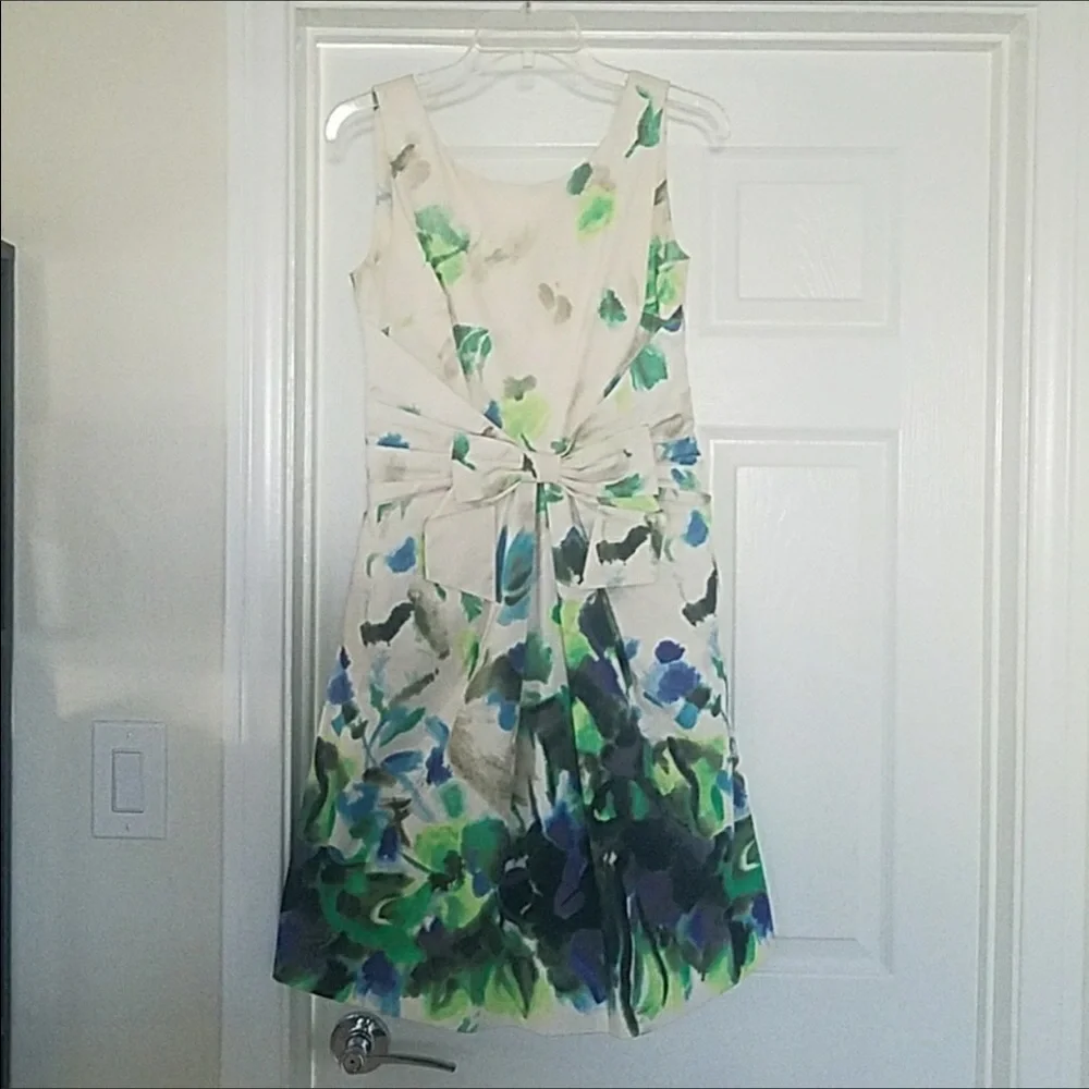 Dress - Picture 4 of 5